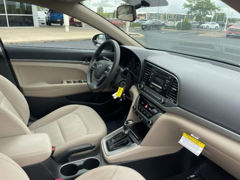Used 2018 Hyundai Elantra SE image 5