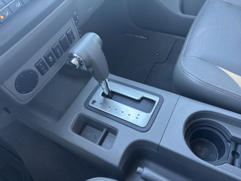 Used 2019 Nissan Frontier SL image 34