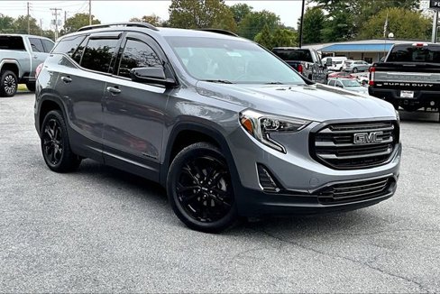 Used 2020 GMC Terrain SLE w/ Driver Convenience Package image 2