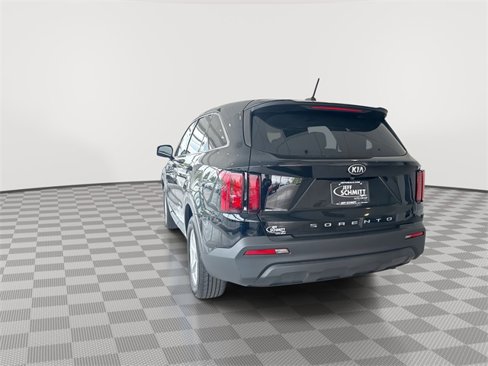 Used 2021 Kia Sorento LX image 9