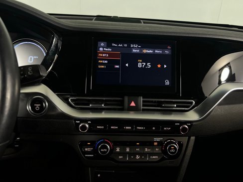 Used 2022 Kia Niro EX image 22