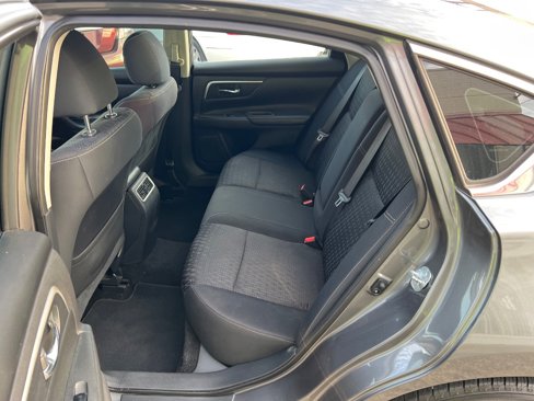 Used 2017 Nissan Altima 2.5 SV w/ Convenience Package image 10
