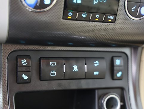 Used 2011 Chevrolet Traverse LTZ w/ LPO, 'HIT The Road' Package image 5