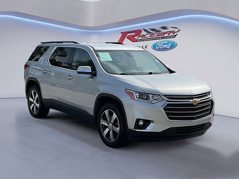 Used 2020 Chevrolet Traverse LT w/ LT Premium Package image 7