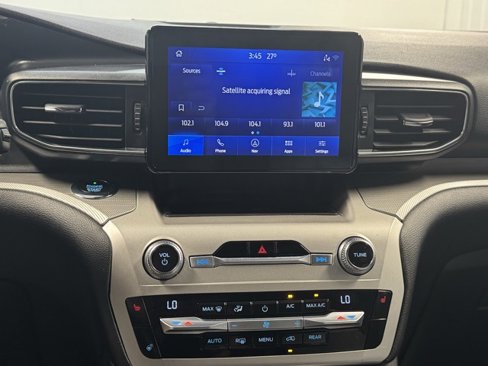 Used 2021 Ford Explorer XLT w/ XLT Sport Appearance Package image 19