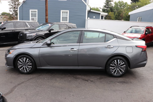 Used 2023 Nissan Altima 2.5 SV image 2