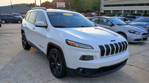 Used 2016 Jeep Cherokee Latitude image 1