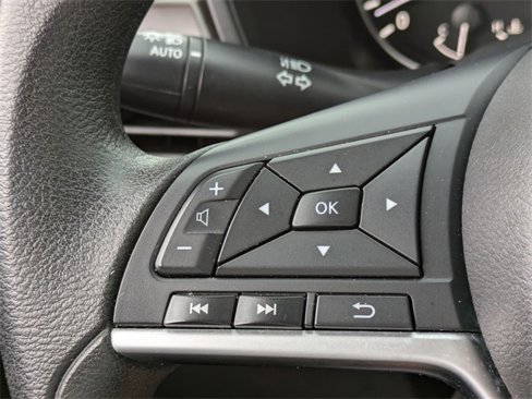 Used 2023 Nissan Altima 2.5 SV image 17