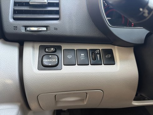 Used 2013 Toyota Highlander Limited image 13