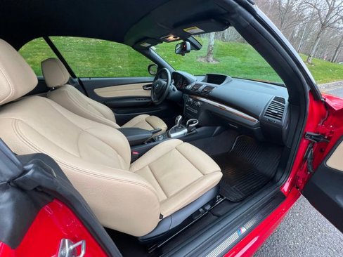 Used 2011 BMW 135i Convertible image 27