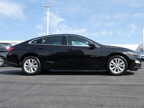 Used 2022 Chevrolet Malibu LT image 2
