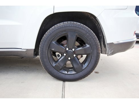 Used 2015 Jeep Grand Cherokee Summit image 32