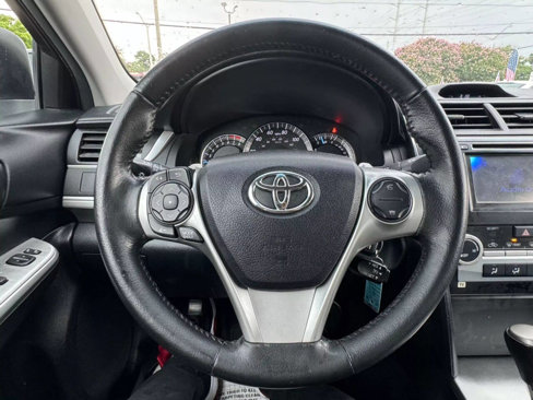 Used 2014 Toyota Camry SE image 19