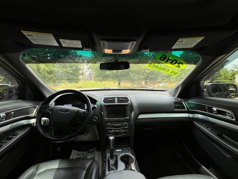Used 2016 Ford Explorer XLT w/ Equipment Group 202A image 11