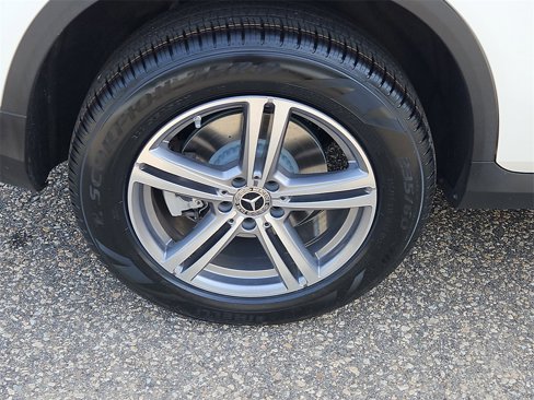 Used 2022 Mercedes-Benz GLC 300 4MATIC image 9