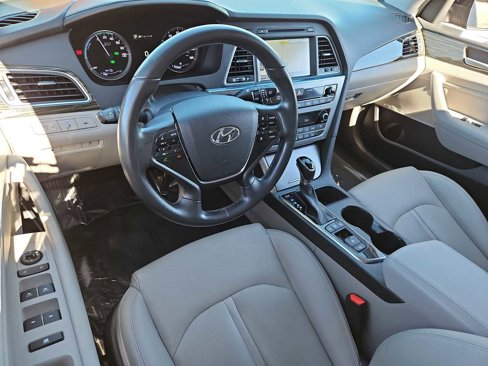 Used 2017 Hyundai Sonata Limited image 10