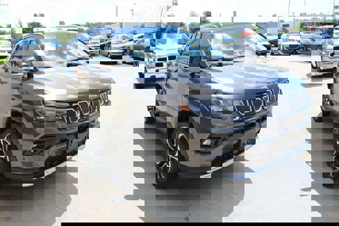 Certified 2022 Jeep Compass Limited w/ Sun and Sound Group image 5