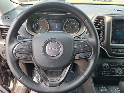 Used 2021 Jeep Cherokee Trailhawk image 18