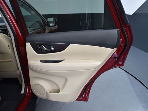 Used 2019 Nissan Rogue SV image 9
