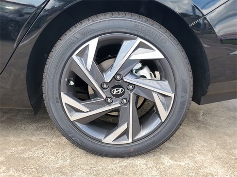 New 2025 Hyundai Elantra Sport image 6