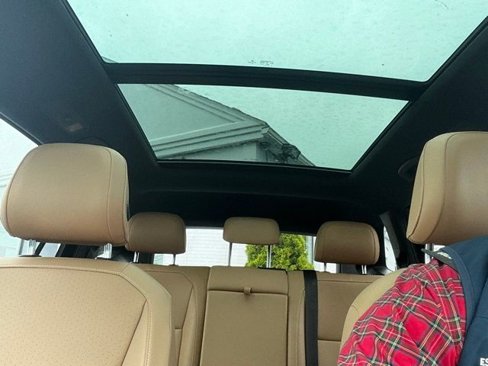 Certified 2022 Volkswagen Tiguan SE w/ Panoramic Sunroof Package image 14
