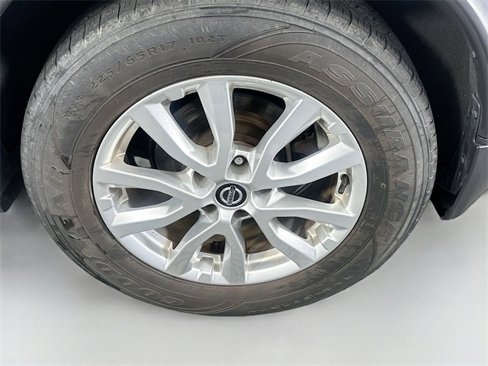 Used 2019 Nissan Rogue SV image 28