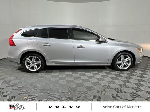Used 2015 Volvo V60 T5 Platinum image 10