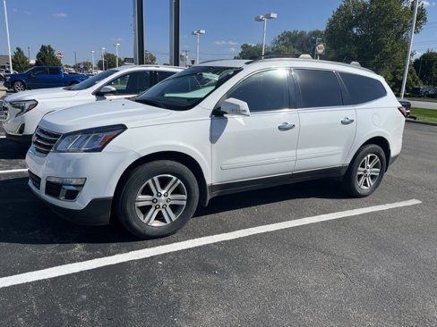 Used 2016 Chevrolet Traverse LT image 2
