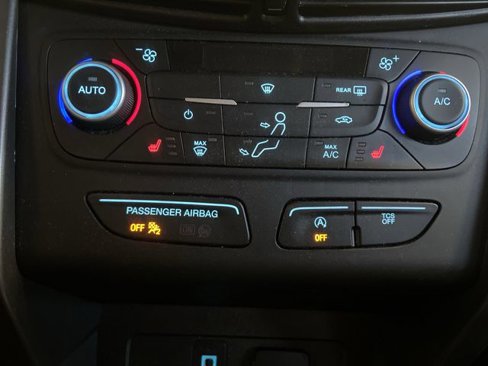 Used 2019 Ford Escape SE image 18