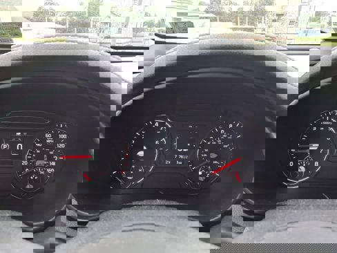 Used 2018 Kia Sorento LX image 9