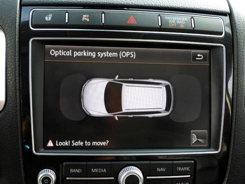 Used 2016 Volkswagen Touareg Sport image 49