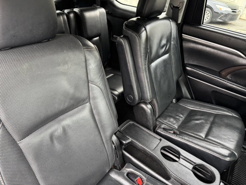 Used 2018 Toyota Highlander AWD V6 image 15
