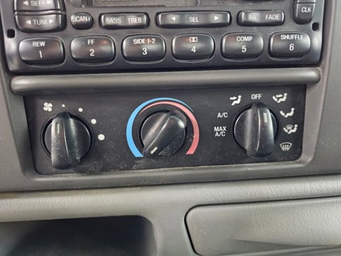 Used 2003 Ford F250 XLT image 12