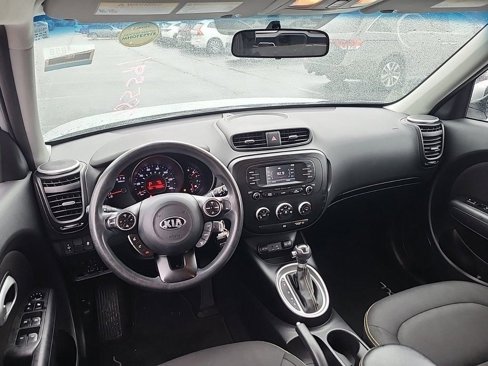 Used 2016 Kia Soul + image 6