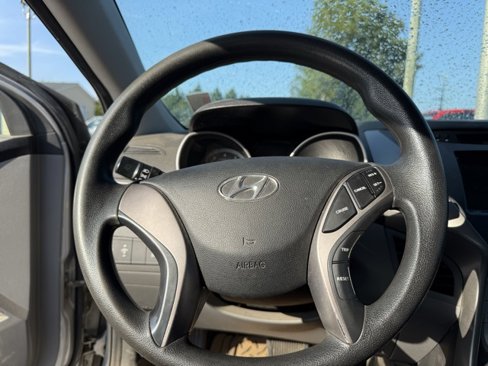 Used 2013 Hyundai Elantra GLS image 5