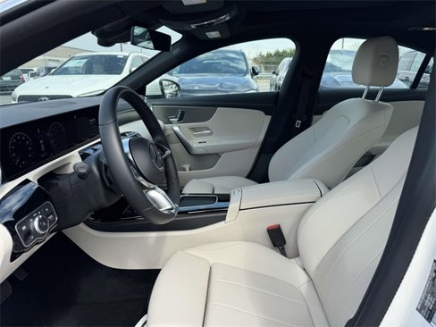 Used 2025 Mercedes-Benz CLA 250 4MATIC image 4
