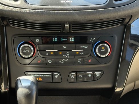 Used 2018 Ford Escape Titanium image 31