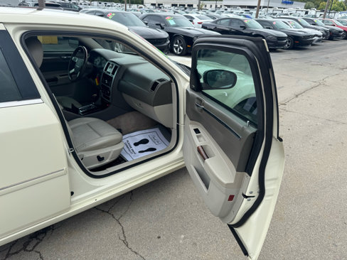 Used 2007 Chrysler 300 Touring L w/ Luxury Group image 9