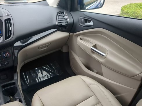 Used 2017 Ford Escape Titanium image 16