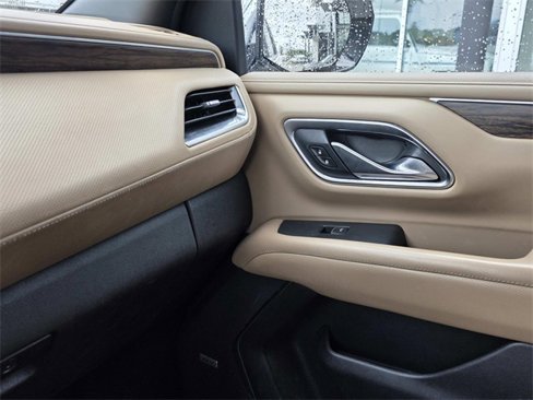 Used 2021 Chevrolet Suburban Premier w/ Premium Package image 22