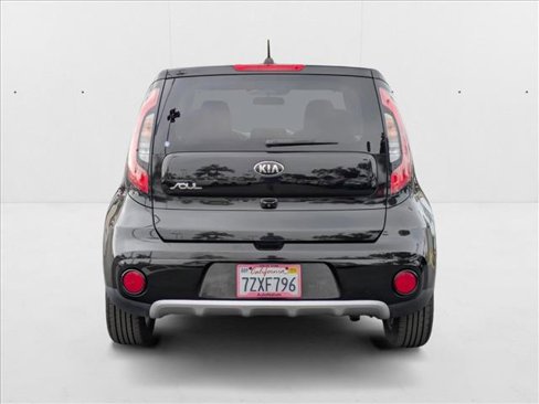 Used 2017 Kia Soul + image 6