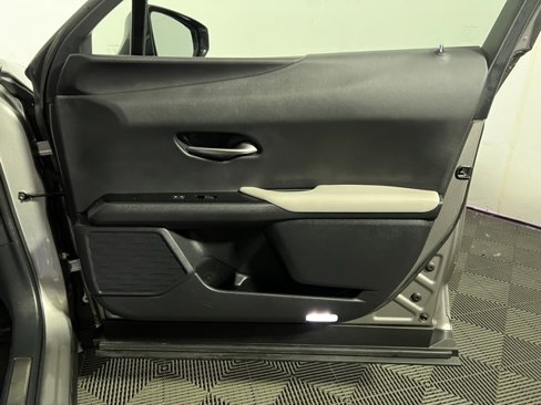 Used 2021 Lexus UX 200 image 31