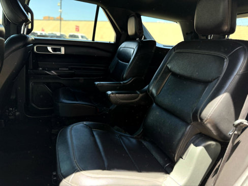 Used 2020 Ford Explorer XLT w/ Equipment Group 202A image 11