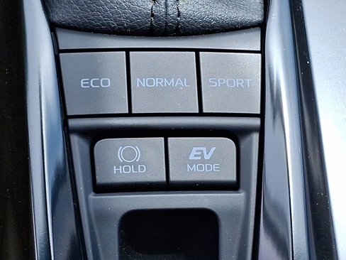 Used 2025 Toyota Camry SE image 25