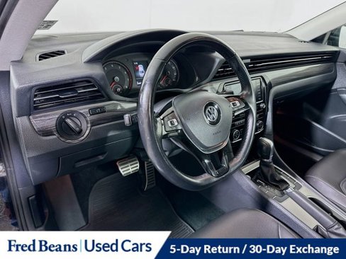 Used 2020 Volkswagen Passat 2.0T R-Line image 11