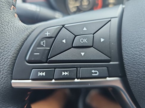New 2025 Nissan Versa SR w/ Trunk Package image 10