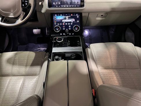Used 2018 Land Rover Range Rover Velar R-Dynamic HSE image 28