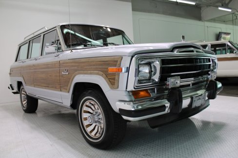 Used 1986 Jeep Grand Wagoneer image 10
