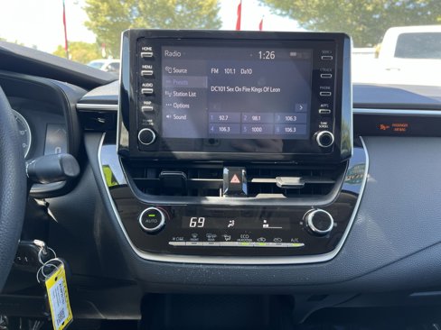 Used 2020 Toyota Corolla LE image 17