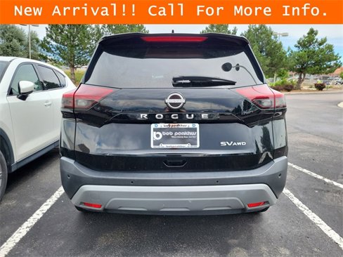 Used 2023 Nissan Rogue SV image 3